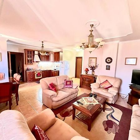 Central Tirana Flat Near Bazaar Экстерьер фото