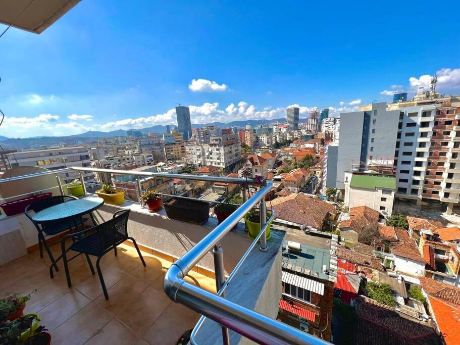 Central Tirana Flat Near Bazaar Экстерьер фото